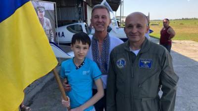 На Прикарпатье состоялся полет в честь легендарного боя УПА под Космачем - ru.espreso.tv - Украина