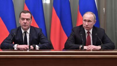 Кремль сообщил о доходах Путина и Медведева за 2019 год