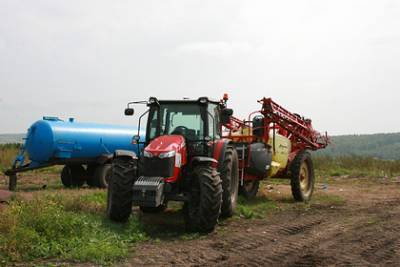 Российский фермер купил новый трактор благодаря нацпроекту