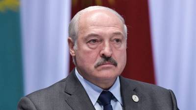 Лукашенко попросил белорусов не выходить на улицы