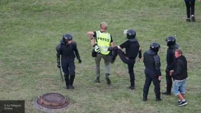 Более 120 правоохранителей пострадали на протестах в Белоруссии