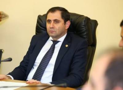 Министр территориального управления и инфраструктур Сурен Папикян уходит в отпуск