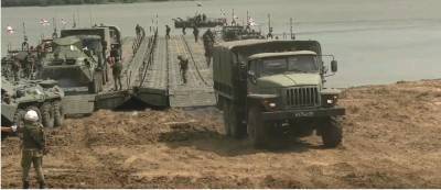 Инженерные подразделения ЮВО на спецманеврах впервые навели наплавной мост длиной свыше 1 км