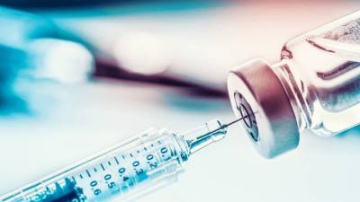 Россиян за год могут полностью обеспечить вакциной от коронавируса