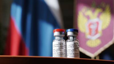 Глава центра Гамалеи назвал сроки полного обеспечения россиян вакциной от COVID-19