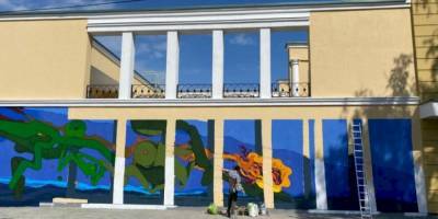 «Синара Центр» в Екатеринбурге отдал стену нелегальному фестивалю «Карт-бланш»