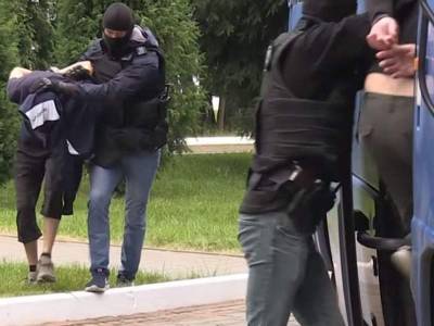 Задержанные под Минском 32 россиянина вернулись на родину