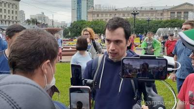 В Хабаровске после митинга в поддержку Фургала задержан координатор штаба Навального