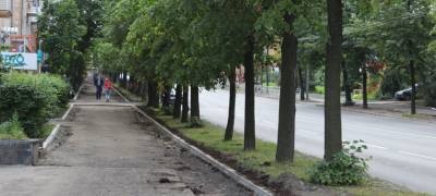 Завершить ремонт тротуаров в Петрозаводске должны через две недели, а выполнено лишь 30% работ