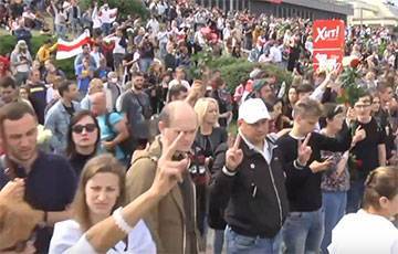 Тысячи граждан пришли проститься с народным Героем Беларуси Александром Тарайковским