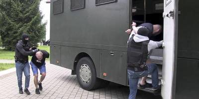 "Недружественный шаг": в Киеве осудили передачу России задержанных граждан