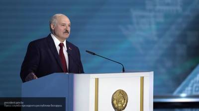 Лукашенко заявил, что ему "надо связаться с Путиным"