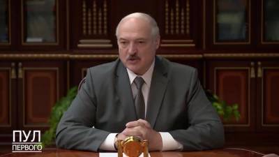 Лукашенко заявил, что белорусские протесты угрожают России