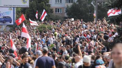 В Минске тысячи людей прощаются с погибшим участником протестов