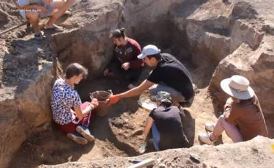 Неоценимая находка: Под Мариуполем раскопали курган возрастом 5000 лет