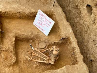В Мексике археологи нашли скелет человека: перед смертью он сидел, согнув колени
