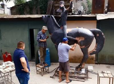 В парке «Орлёнок» отреставрируют культовую скульптуру горниста