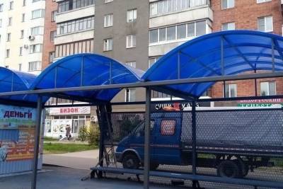 Раскрошившиеся крыши автобусных павильонов заменили в Пскове