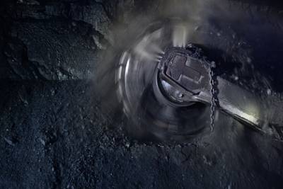 При обрушении конвейера на российской шахте погибли четыре горняка