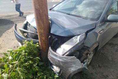 57-летний водитель в Твери врезался в уличный фонарь