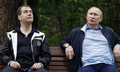 Стали известны доходы президента и его администрации: Путин отчитался о “Ниве”, Медведев – о “Фольксваген Гольф”