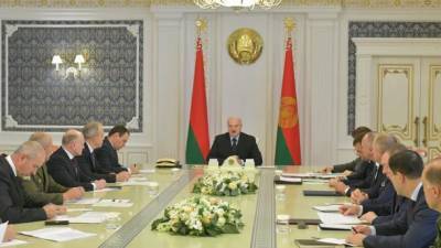 Окружение Лукашенко готовит пути для возможного бегства в Россию, - Bloomberg