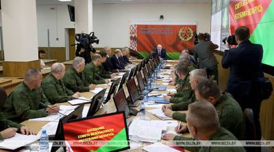 Лукашенко об угрозах в адрес семей военнослужащих: не надо играть с огнем