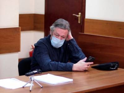 Ефремова выписали из больницы после инсульта в здании суда