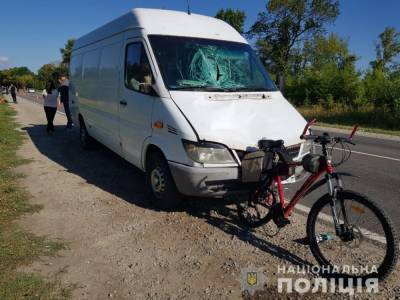 В Запорожской области водитель «Мерседеса» нанес смертельные травмы велосипедистке