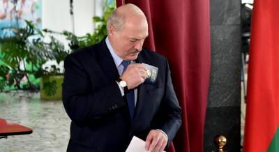 СМИ узнали, что у Лукашенко планируют бегство в Россию