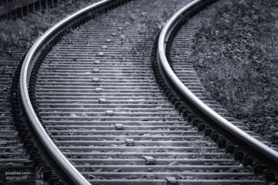 Пассажирский поезд сбил 26-летнюю жительницу Череповца