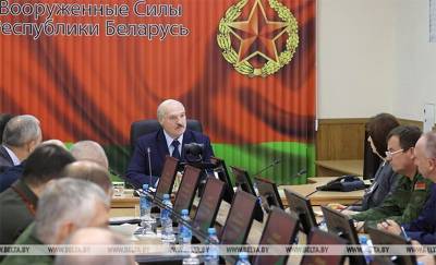 Лукашенко: страну никому не отдадим, ситуацию удержим