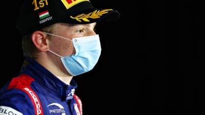 Россиянин Шварцман стал вторым в гонке «Формулы-2» в Барселоне