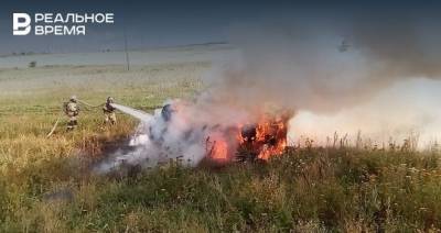 В Татарстане «Гелендваген» сгорел после столкновения с «семеркой» — фото