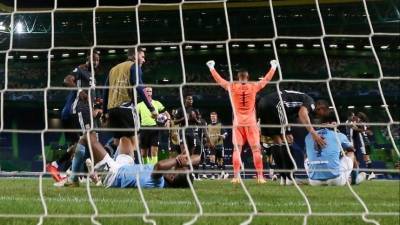 «Лион» сенсационно выбил «Манчестер Сити» из Лиги чемпионов УЕФА