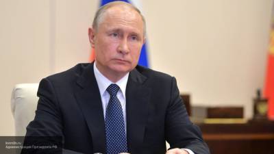 Путин распорядился поощрить ряд медиков за борьбу с коронавирусом