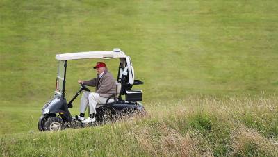Истребители перехватили небольшой самолет над гольф-клубом Трампа