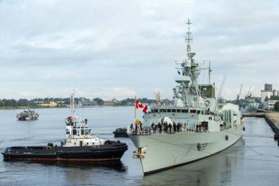 В Риге находятся боевые корабли НАТО