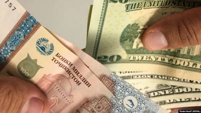 Кабмин Таджикистана: курс доллара к сомони будет расти до 2023 года