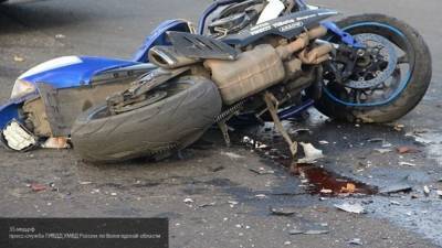 Мотоциклист сбил пожилую велосипедистку в Оренбуржье