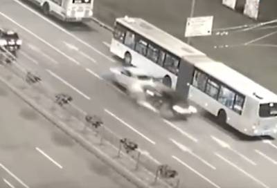 Автомойщик из Петербурга угнал BMW и разбил его в ДТП