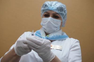Массовая вакцинация россиян от коронавируса может начаться через месяц