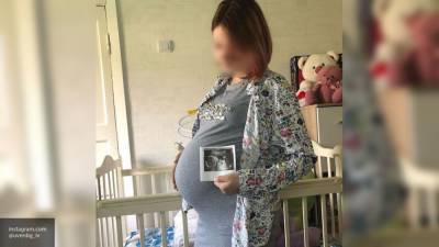 Забеременевшая в 13 лет жительница Железногорска родила дочь