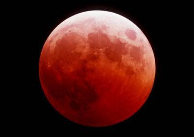 Сегодня вечером жители Чехии увидят «кровавую» Луну