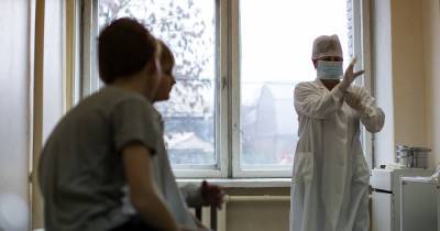 В России массовая вакцинация от COVID-19 начнётся через месяц