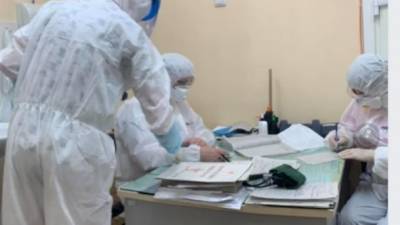 На больничные койки с дней рождений и свадеб: врачи из Черновцов рассказали о количестве больных коронавирусом в больницах