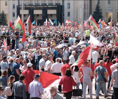 «Беларусь — это мы», заявляют на митинге в Минске приверженцы Лукашенко