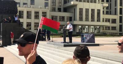 Лукашенко на митинге пообещал "начать перемены завтра"