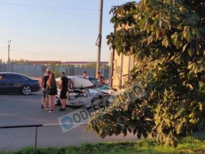 В Одессе такси Uber влетело в грузовик: пассажирка такси погибла