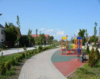 В Крымске благоустроена аллея в рамках нацпроекта «Жилье и городская среда»